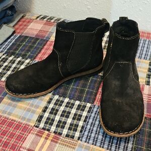EUC Born  Black Suede Ankle Boots Womens 11/43
